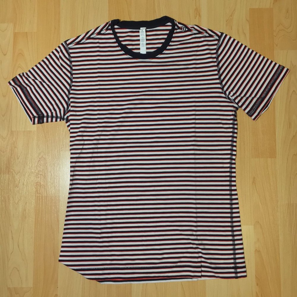 Lululemon Mens T-Shirt Medium - 5 Year Basic Tee